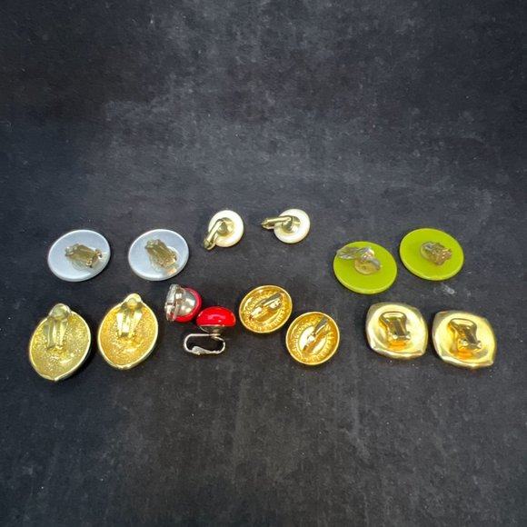 Lot of 7 Gold Tone Clip On Earrings (3951) - Picture 5 of 8